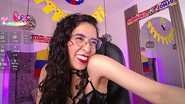 Amara_Davis1 élő XXX-chatje