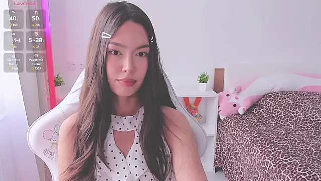 Chat +18 de kittenrisha ao vivo