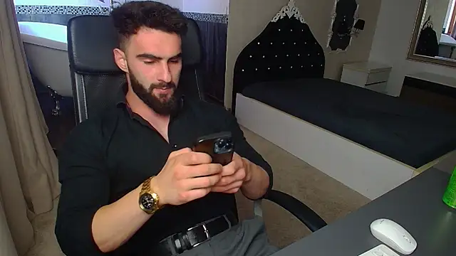 Онлайн чат XXX MicahLane
