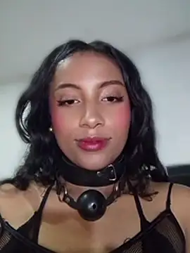 Chat +18 de KattyBerryX ao vivo