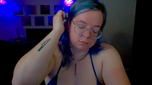 KiraSpitQueen – Live XXX-chat