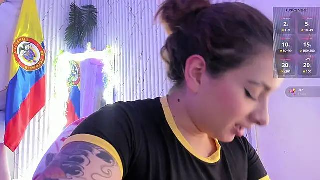 دردشة Naomy_tay1 الجنسية المباشرة