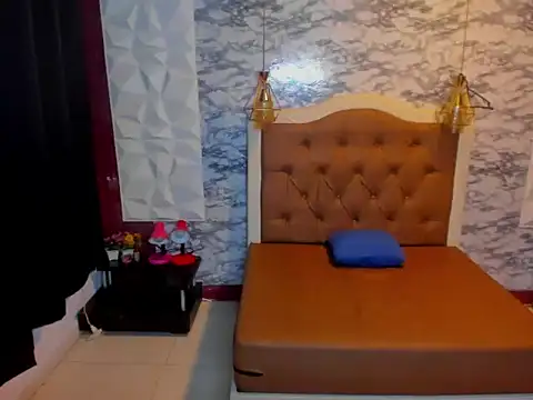 DannaPetitee live XXX chat