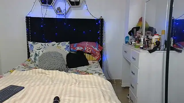XXX chat uživo modela charlotte_077