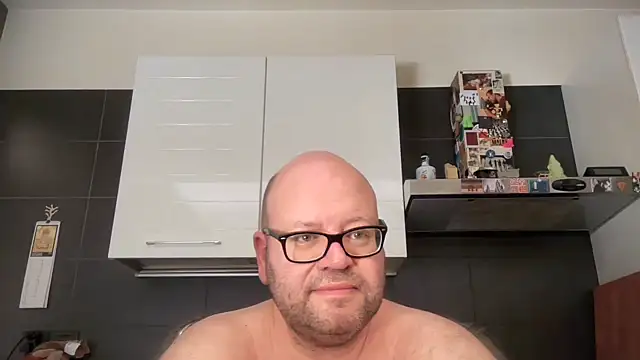 theitalianbear Adlı Modelin Canlı XXX Sohbeti