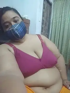 momo_loves' Live XXX Chat