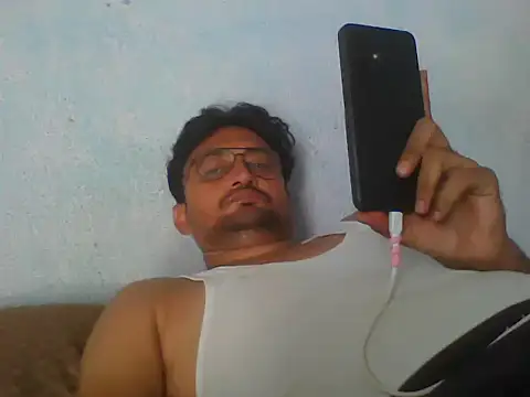 ROCOGUJUBULL Chat XXX in diretta