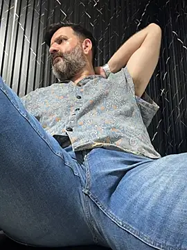 Hairy_Dad86 现场XXX聊天