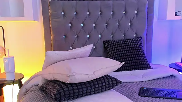 XXX chat uživo modela Tomy_Rox