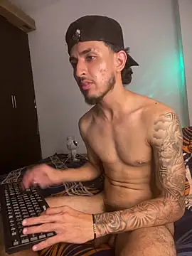 Kriss_Edwards live XXX chat