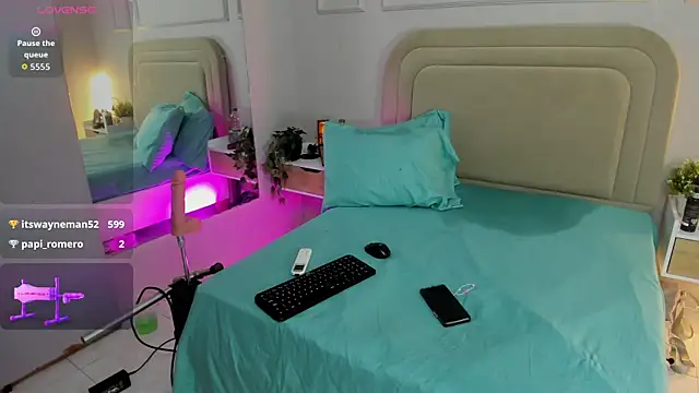Nahomyrain live XXX chat