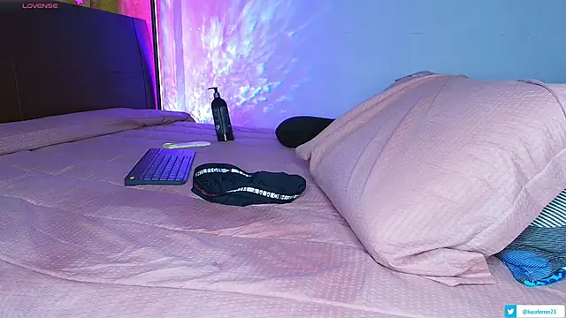 Lucaa_ferrer Chat XXX in diretta