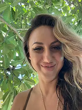 دردشة Bella-Grace الجنسية المباشرة
