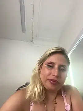 Adeline_1 Chat XXX in diretta