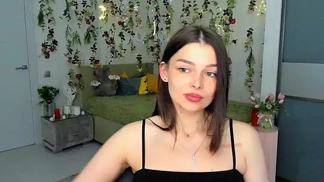 ContinentOfTranquility's Live XXX Chat