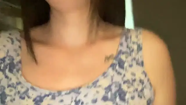 Darsy_Rox Adlı Modelin Canlı XXX Sohbeti