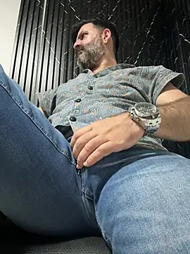 צ'אט XXX בשידור חי של Hairy_Dad86