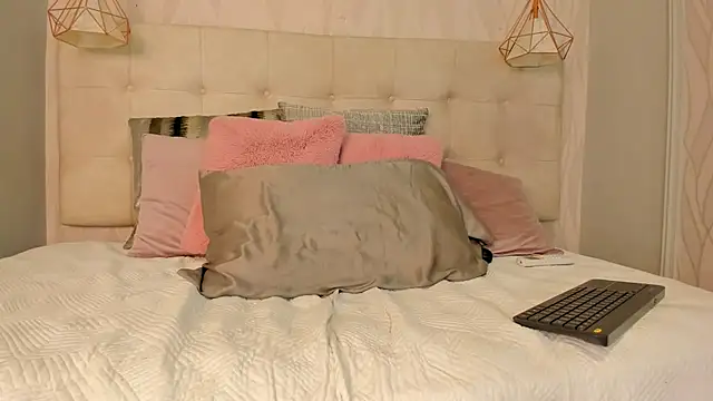 CHRISTY_BAKER's Live XXX Chat
