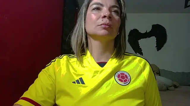 Chat +18 de charlotedoll ao vivo