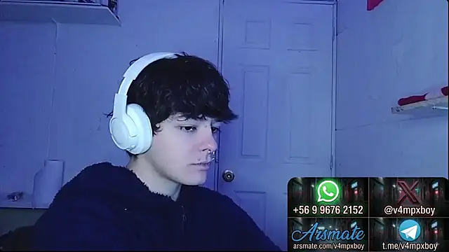 V4mpXboy live XXX chat
