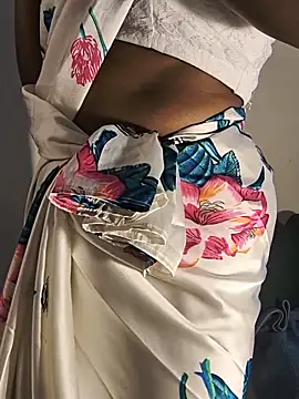 Chat +18 de DIRTYSECRET_QUEEN_07 ao vivo