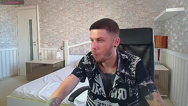 JonahShaw Live XXX-Chat