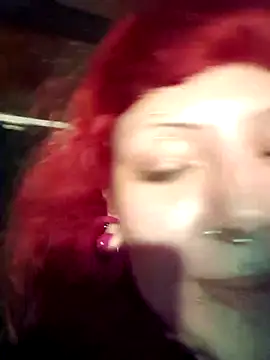 Sarah-Stoner 现场XXX聊天