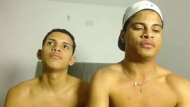 Jose_And_Daniel – Naživo XXX chat