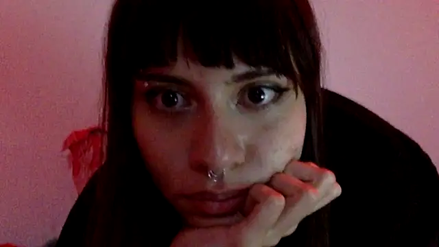 RavenAracne Live XXX-Chat