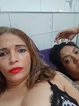 แชท XXX สดของ 2Juicy_pussy