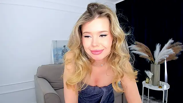 دردشة FollowLovee الجنسية المباشرة