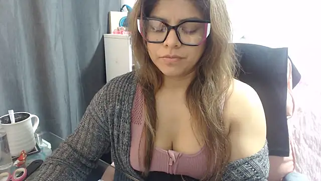 Chat +18 de KatteAngelLat ao vivo