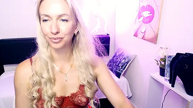 Cute_Smile_Shy Adlı Modelin Canlı XXX Sohbeti