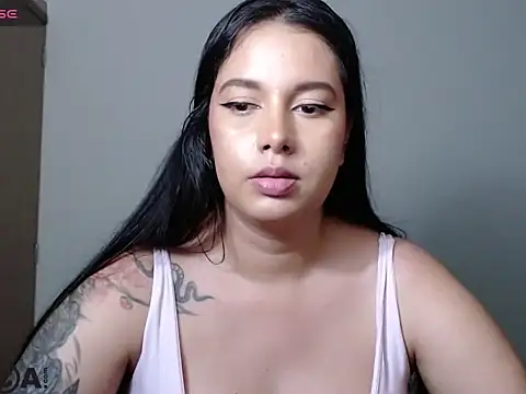 venus__24 Adlı Modelin Canlı XXX Sohbeti