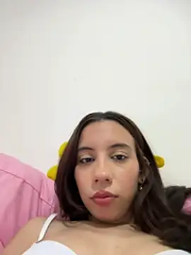 Kitty_Bonita04 Adlı Modelin Canlı XXX Sohbeti