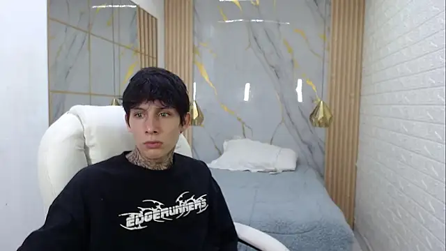 Онлайн чат XXX Cry_thereal