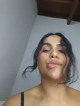 Mara__05's Live XXX Chat