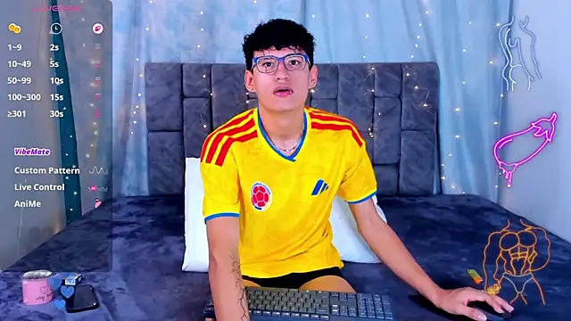 NicolasTorrez – webcam-show