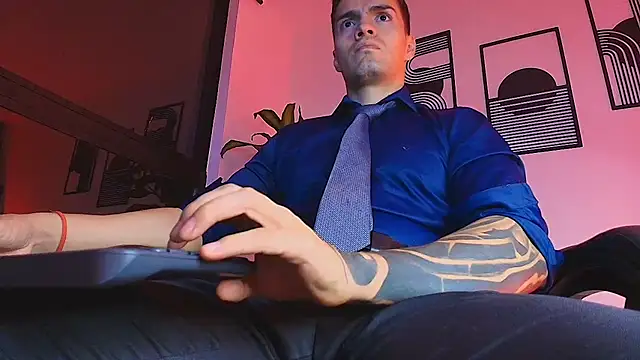 ALPHA_DOMINUS_ live XXX chat