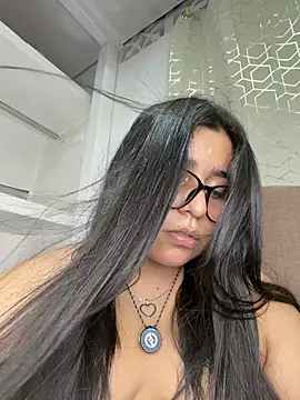 Chatroom XXX en direct de virginbrunette99