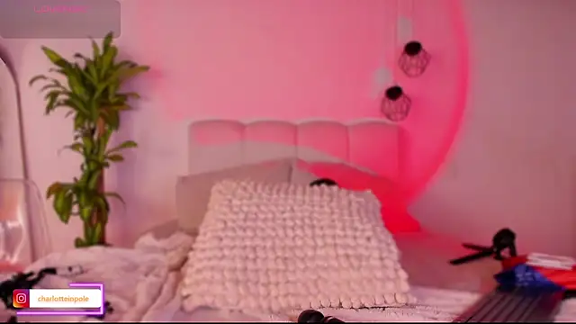 charlotteinpool – Naživo XXX chat