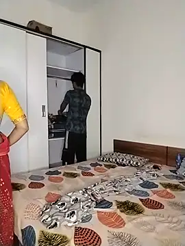 Love-Birdss Show in webcam