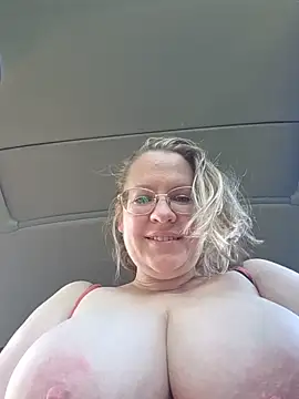 BustyLanaX Chat XXX in diretta