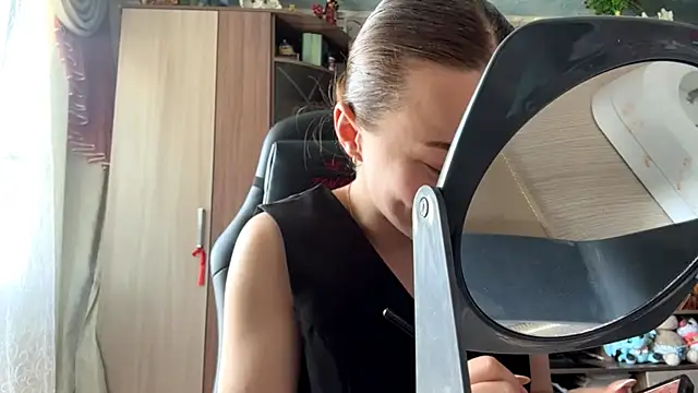 TaIliedGuest Live XXX-Chat