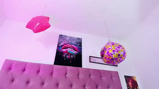 צ'אט XXX בשידור חי של Aily_star