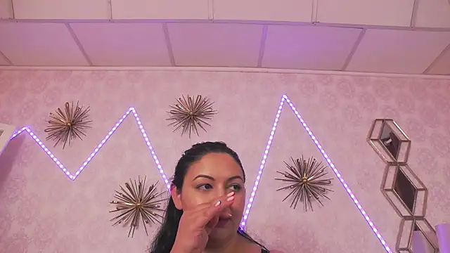 צ'אט XXX בשידור חי של BustyEva_
