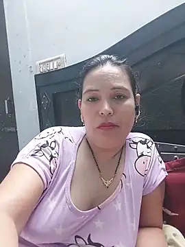 צ'אט XXX בשידור חי של Poojabhabi101