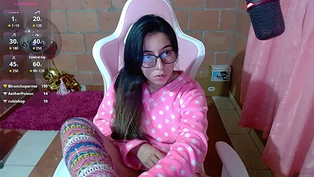 دردشة Maggie_Fox3 الجنسية المباشرة