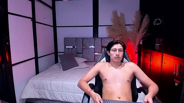 دردشة MarcoAndAllice الجنسية المباشرة