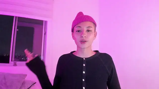 vandalovee_ élő XXX-chatje